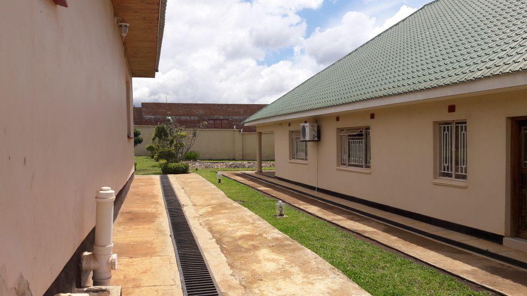 Emmaculate Lodge Mzuzu Extérieur photo